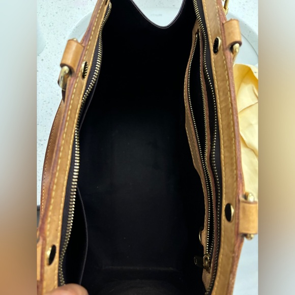 Louis Vuitton Handbag - Picture 7 of 7